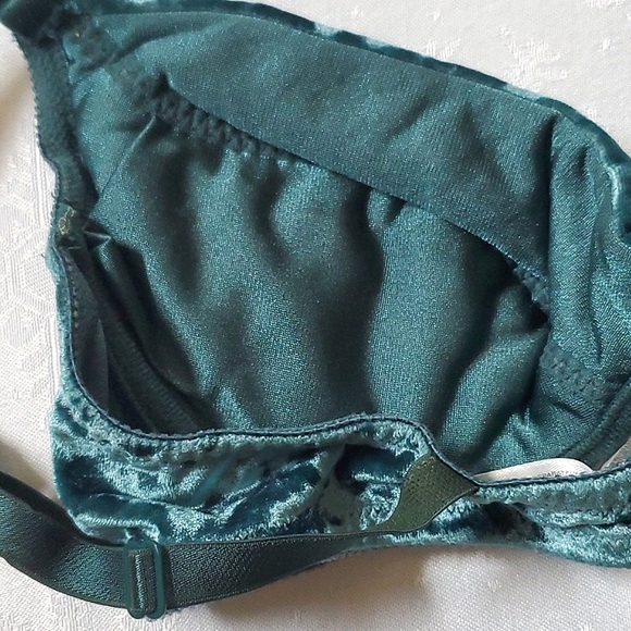 Victoria's Secret Vintage Green Crushed Velvet Underwire Padded Bra Size 36B - Picture 11 of 14